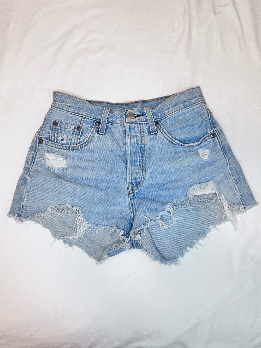 Levi’s 501 Original Cutoff Shorts Women’s W25 Light Wash Distressed Raw Hem